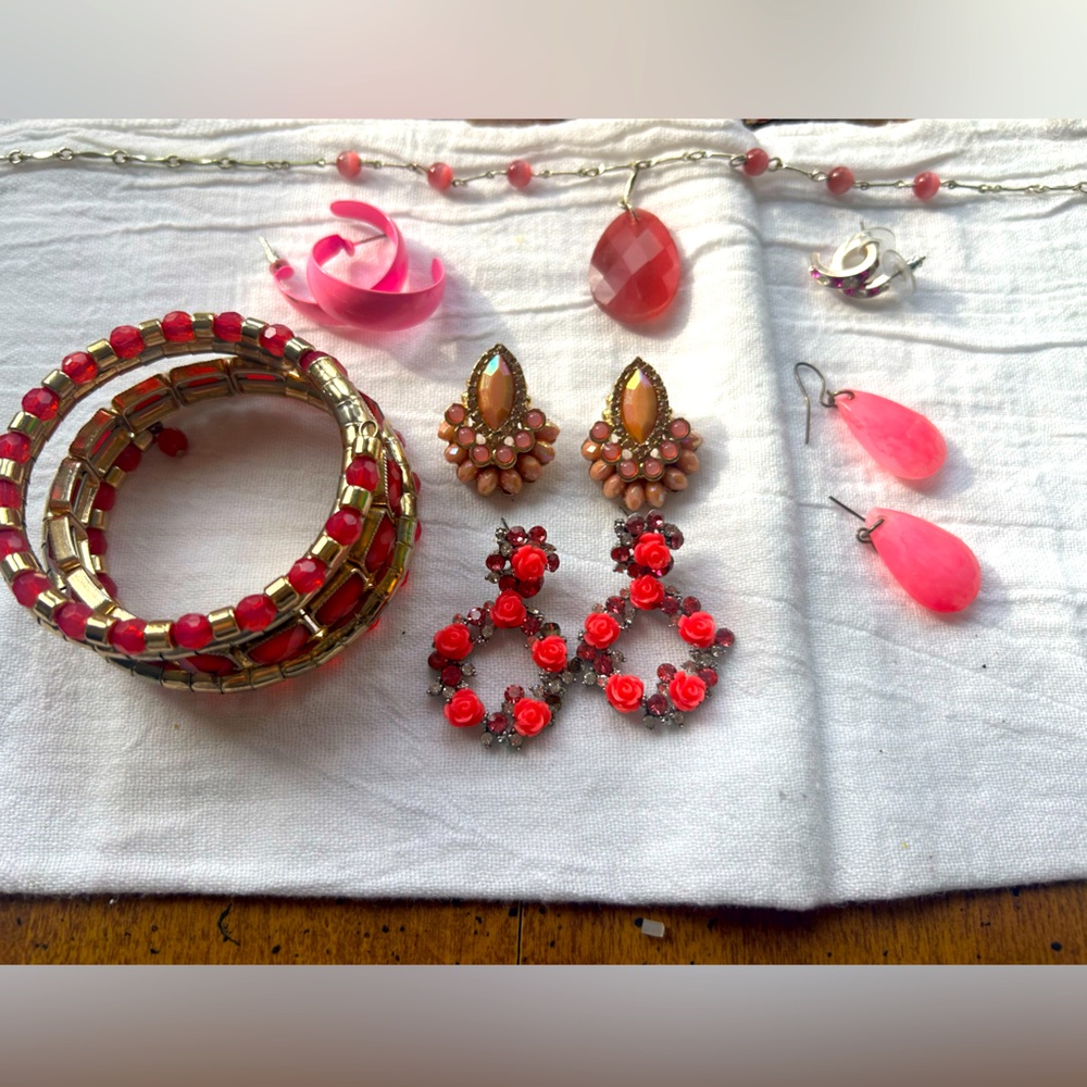 Women’s pink jewelry lot.